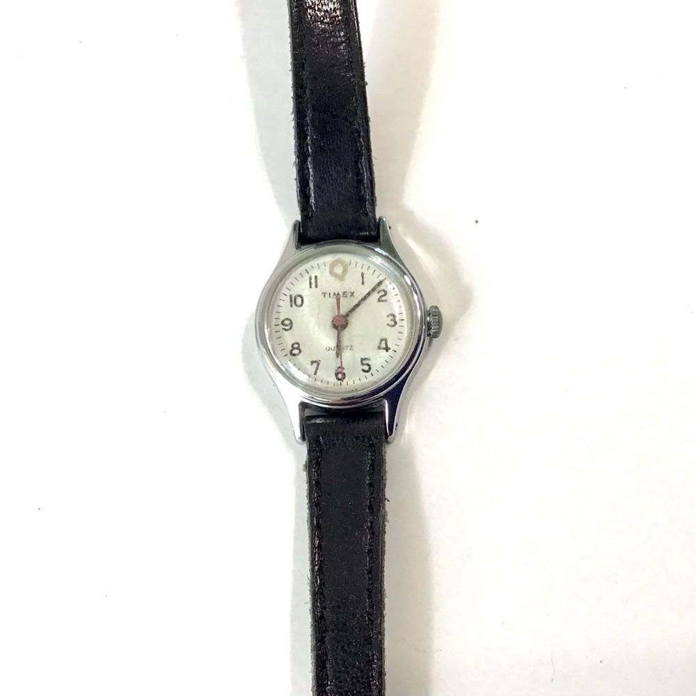 Vintage Timex Q Quartz Watch Women’s Wristwatch Silver Tone Black Leather Band